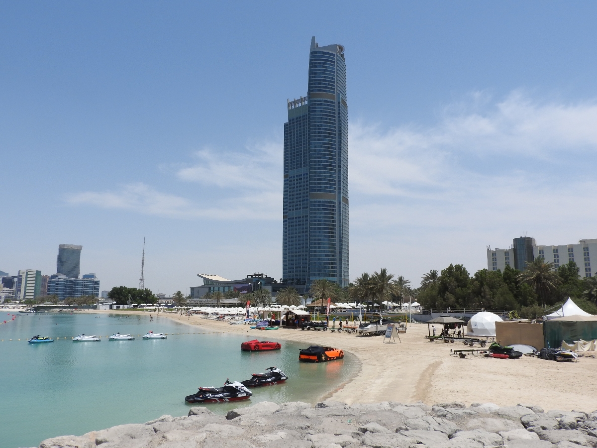 55 ABU DHABI Lungomare